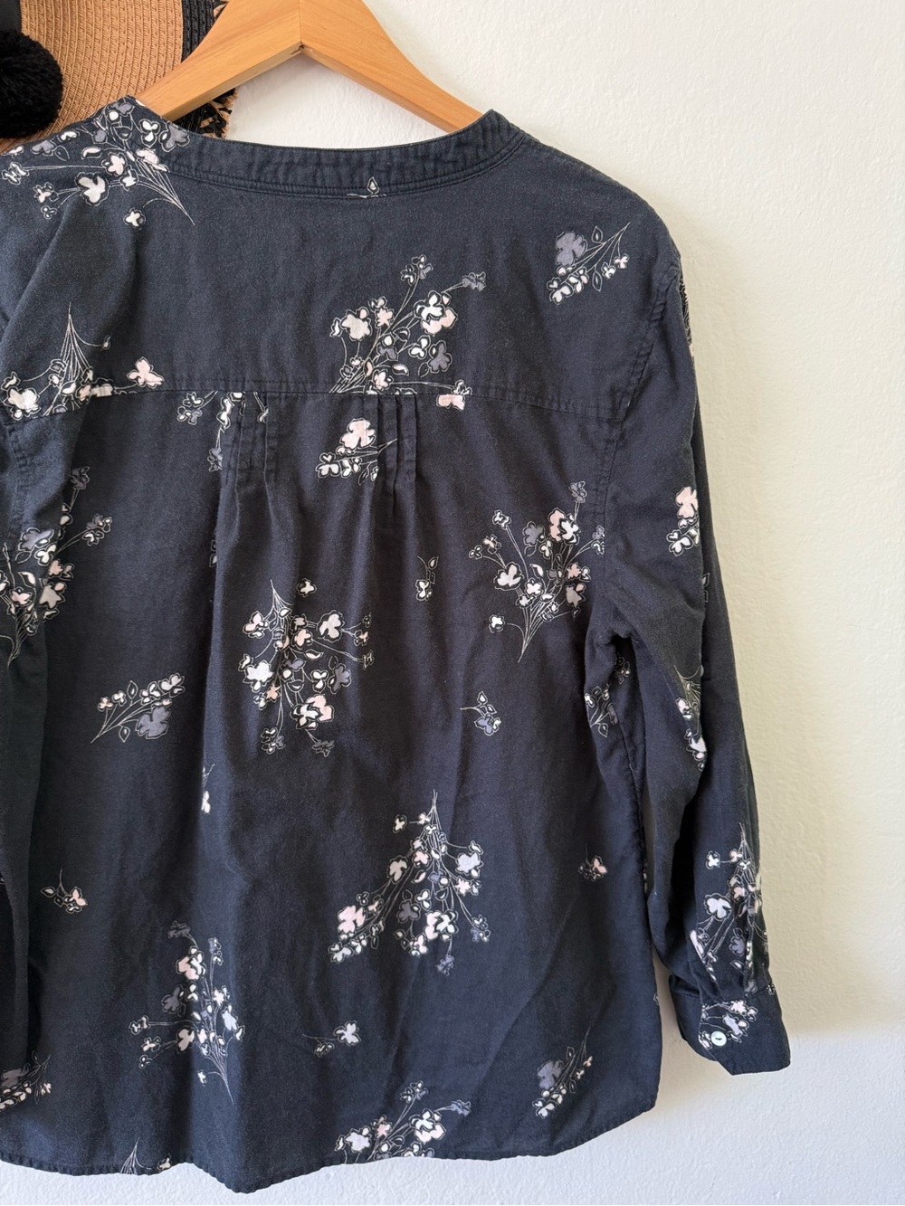 Carve Designs Organic Cotton Black Floral Popover Tunic Top Size Large - Picture 7 of 10